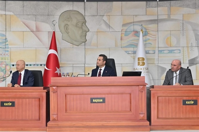 Başkan Ahmet Akın, Yöneticilerle İlk Toplantısını Yaptı