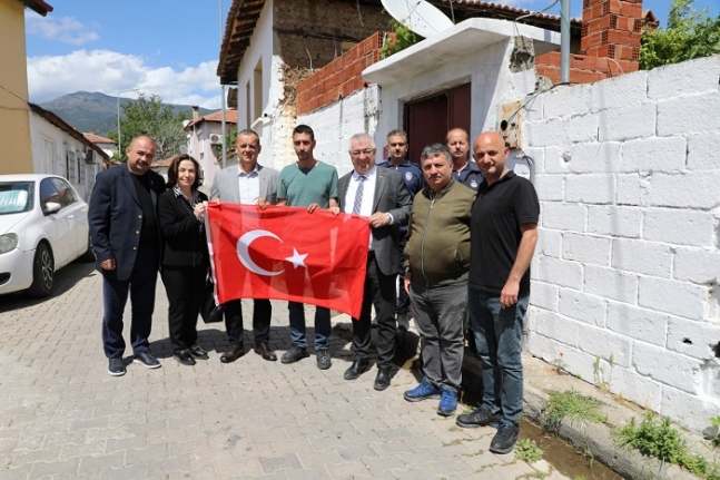 Edremit Belediyesi’nden şehitlere vefa