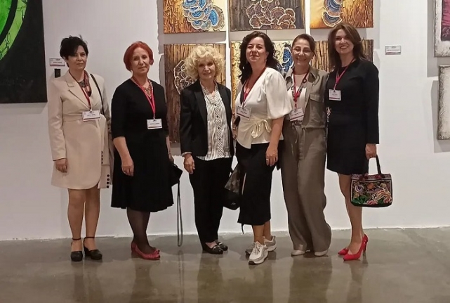 İZARTİST Sanat Günleri, Sanat Ve Farkındalık İçin Panel Programı İzmir'de Kültür park ATLAS PAVYONDA Başladı