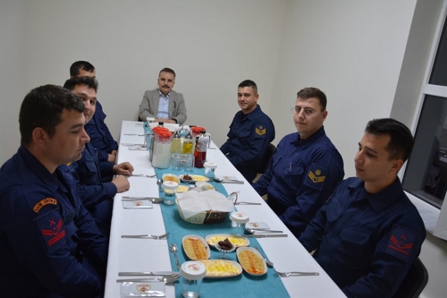 Kaymakam Odabaş, Sahil Güvenlik Personeliyle İftar Yemeğinde Bir Araya Geldi