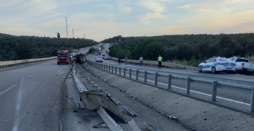 Burhaniye’de kaza: Beton mikseri devrildi. Altında kalan sürücü kurtarılamadı