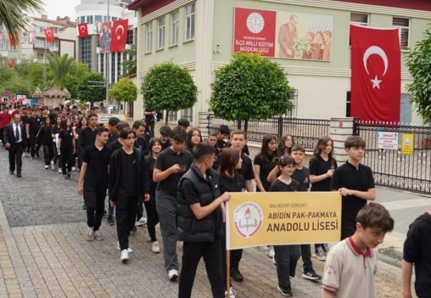 Edremit'te 19 Mayıs coşkusu gönüllerden taştı