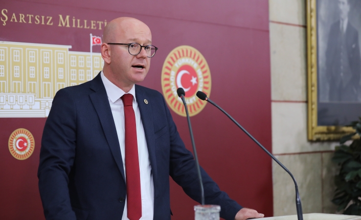 CHP'li Serkan Sarı: ''Saray, ilkokula başlayan 1750 öğrencinin masrafını bir günde harcıyor.''