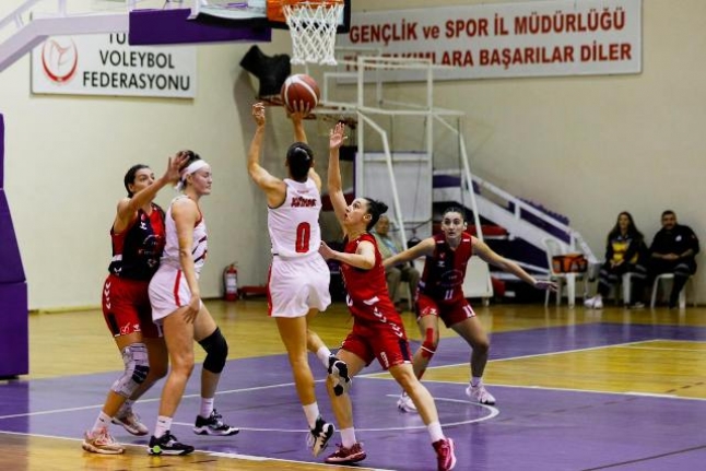 Burhaniye Belediyespor, Kırklareli Belediyesi Fen Bilimleri'ni 86-78 mağlup etti