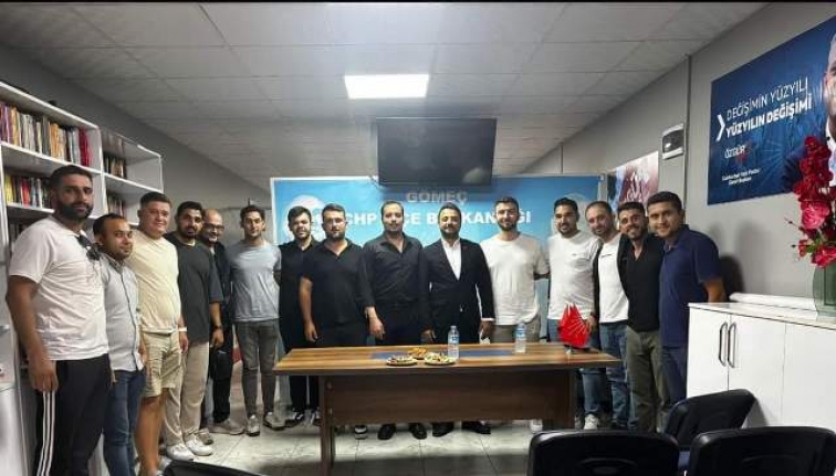 CHP Balıkesir İl Gençlik Kolları Başkanı Umut Uyar Gömeç'te