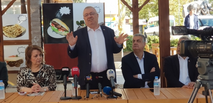 Edremit Belediye Başkanı Mehmet Ertaş, basın mensupları ile bir araya geldi