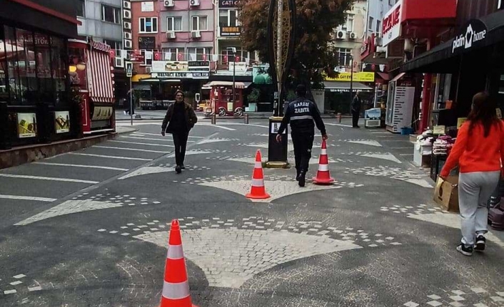 Karesi’de Başkan Akbıyık, yollarda görsel kirliliğin kaldırılması konusunda kararlı