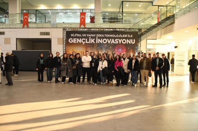 Balıkesirli gençler “Dijital Dönüşüm ve Yapay Zeka Zirvesi’nde buluştu