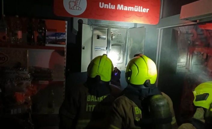 Bandırma’da market yangını büyük bir felaket yaşanmadan söndürüldü