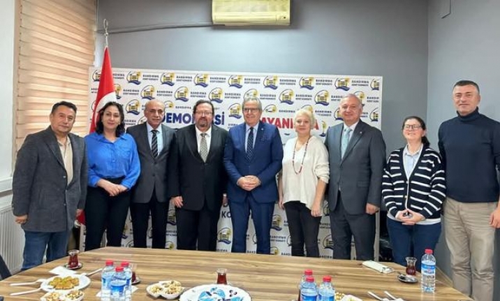 Başkan Mirza, Kent Konseyi Başkanı Dr. Murat Ergözü'nü ziyaret etti