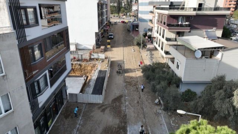 Edremit'te Başkan Ertaş çalışıyor, yollar güzelleşiyor!