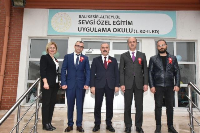 İl Milli Eğitim Müdürü Demir, 3 Aralık Dünya Engelliler Günü'nde Özel Öğrencilerle Buluştu
