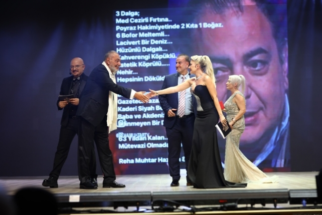 Reha Muhtar’a Yaşam Boyu Onur Ödülü: Efsane Geri Dönüyor