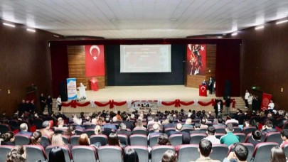 Edremit'te İstiklal Marşı'nın 104. Yılı Coşkuyla Kutlandı