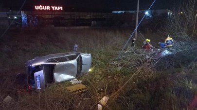 Susurluk’ta otomobil tarlaya uçtu: 1 yaralı
