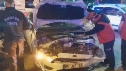 Edremit’te otomobil ile kamyonet çarpıştı kaza: 1 yaralı