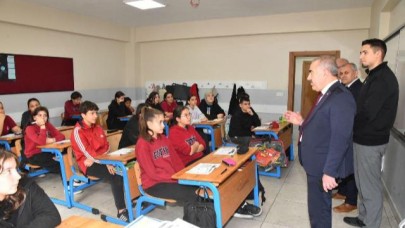 Karesi'de öğrencilerle keyifli sohbet