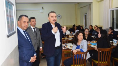 Kaymakam Odabaş, iftarda öğrencilerle buluşmaya devam ediyor