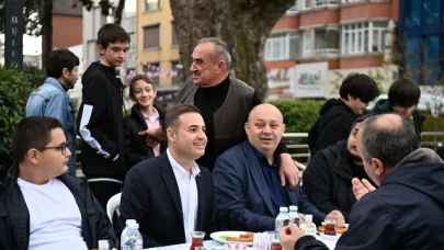 Ahmet Akın Ramazan Bayramı coşkusunu hemşehrileriyle paylaştı