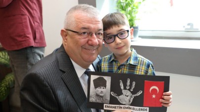 Başkan Ertaş vatandaşlarla kucaklaştı