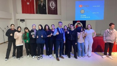 Veli Akademisi, Bandırma'da Öğrenci ve Velilerle Buluştu