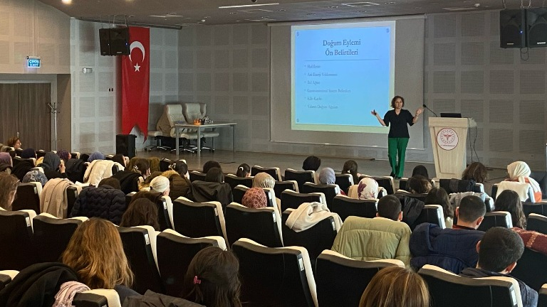 Balıkesir’de Doğuma Hazırlık Eğitimi Düzenlendi