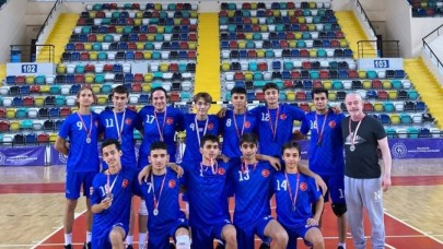 Abidin Pak-Pakmaya Anadolu Lisesi'nin Büyük Başarısı