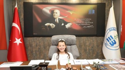 23 Nisan’da makamlara çocuklar oturdu
