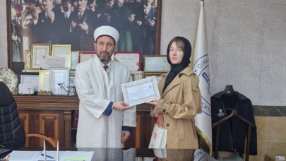 Rus vatandaşı Erina, Bandırma’da Müslüman oldu