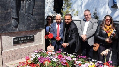 Büyük Ozan Ali Ekber Çiçek vefatının 19. yılında Edremit'te anıldı