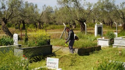 Kızılkeçili Kabristanı pırıl pırıl oldu!