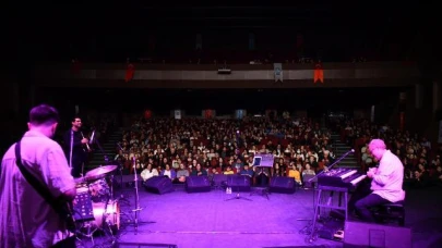 Sanatseverlerden Büyükşehir’in caz konserine tam not