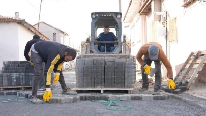 Burhaniye Belediyesi’nden kapsamlı yol seferberliği