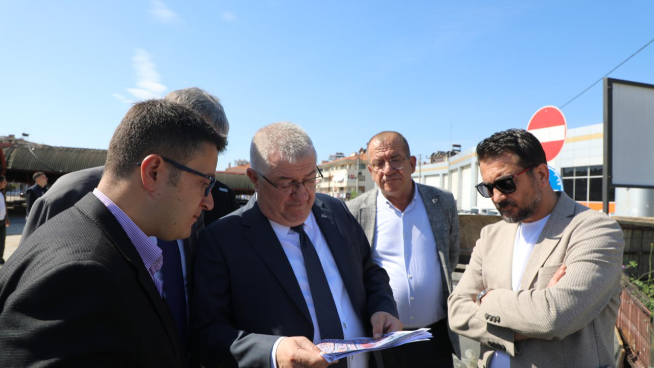 Akçay Mahallesi’nde kapalı pazaryeri çevresi yenilendi