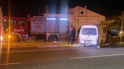 Edremit’te Orta Refüje Çıktı, Araçta Sıkıştı