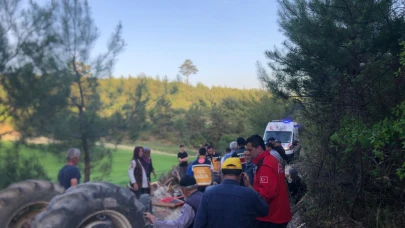 Balıkesir Dursunbey’de traktör devrildi:1 Yaralı