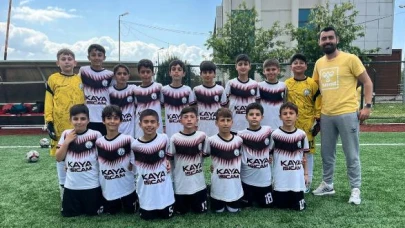 Şampiyon Burhaniye Belediyespor U-11