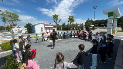 Minik öğrencilere uygulamalı trafik eğitimi