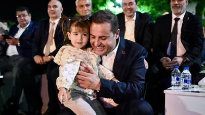 Kuvayımillye’nin zeybekleri sahneyi inletti