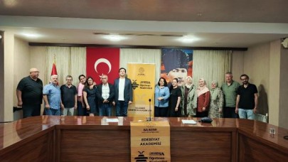 Kalemin Gücü: Öğretmenlerle Yaratıcı Yazarlık Buluşması