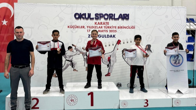 Büyükşehir’in başarılı öğrencisi karatede zirveye yürüyor