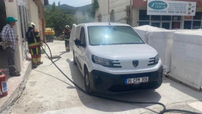 Sındırgı’da İlaç Kurye Aracında Yangın