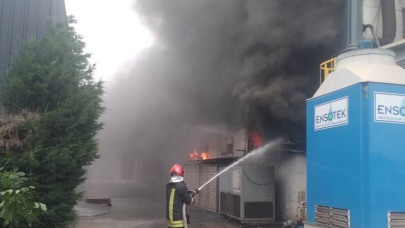 Balıkesir'de Zincir Üretimi Yapan Fabrikada Yangın Çıktı