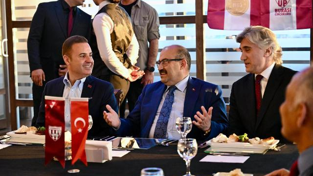 Akın’dan Bandırmaspor’a destek