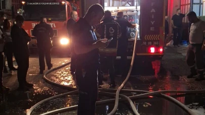 Ayvalık’ta Bir Gözlük Fabrikası Cayır Cayır Yandı