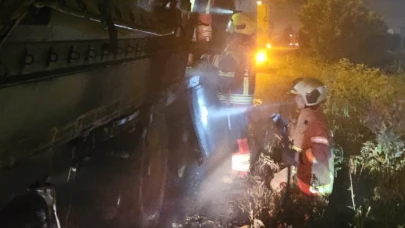 Altıeylül’de Tırın Lastiği Alev Aldı