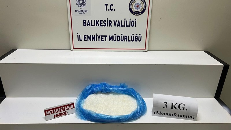 Edremit’te NARKO operasyonu: 3 Kilogram metamfetamin ele geçirildi