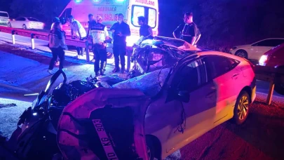 Balıkesir'de feci kaza: 2 ölü, 3 yaralı