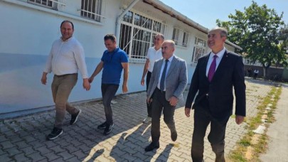 Müdür Demir Karesi'de, ortaokul ve ilkokulları ziyaret etti