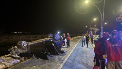 Edremit Ülkü Yolu'nda otomobil takla attı: 3 Yaralı